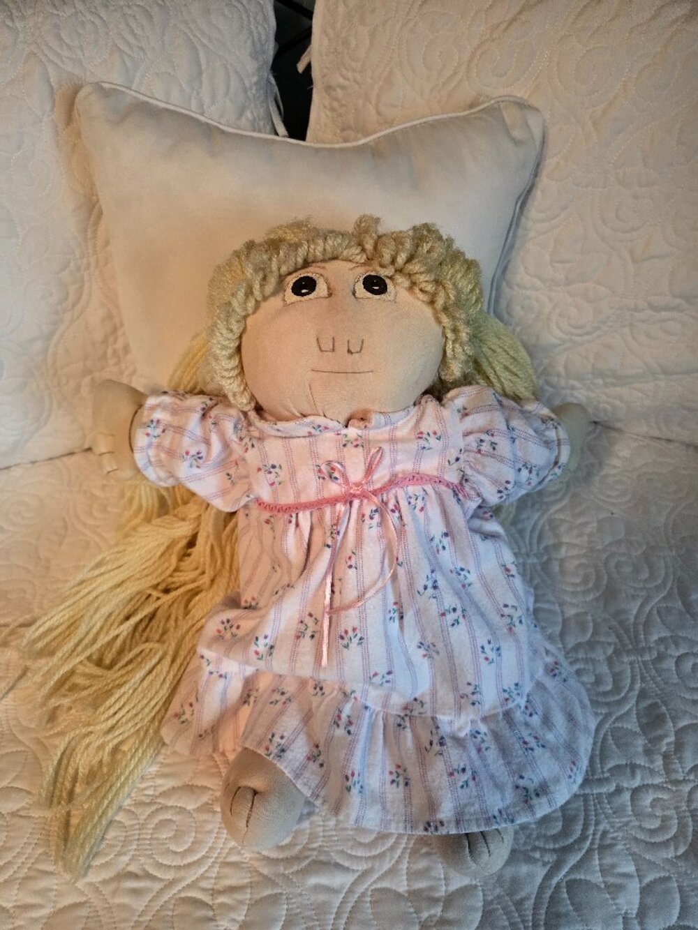 Handmade 19” Soft Body Cloth Doll – Long Yarn Hair – Vintage – Excellent